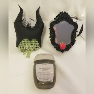 Disney Villians Collection - Lot/2 Maleficent Keychains - Light Up & Glow - New!